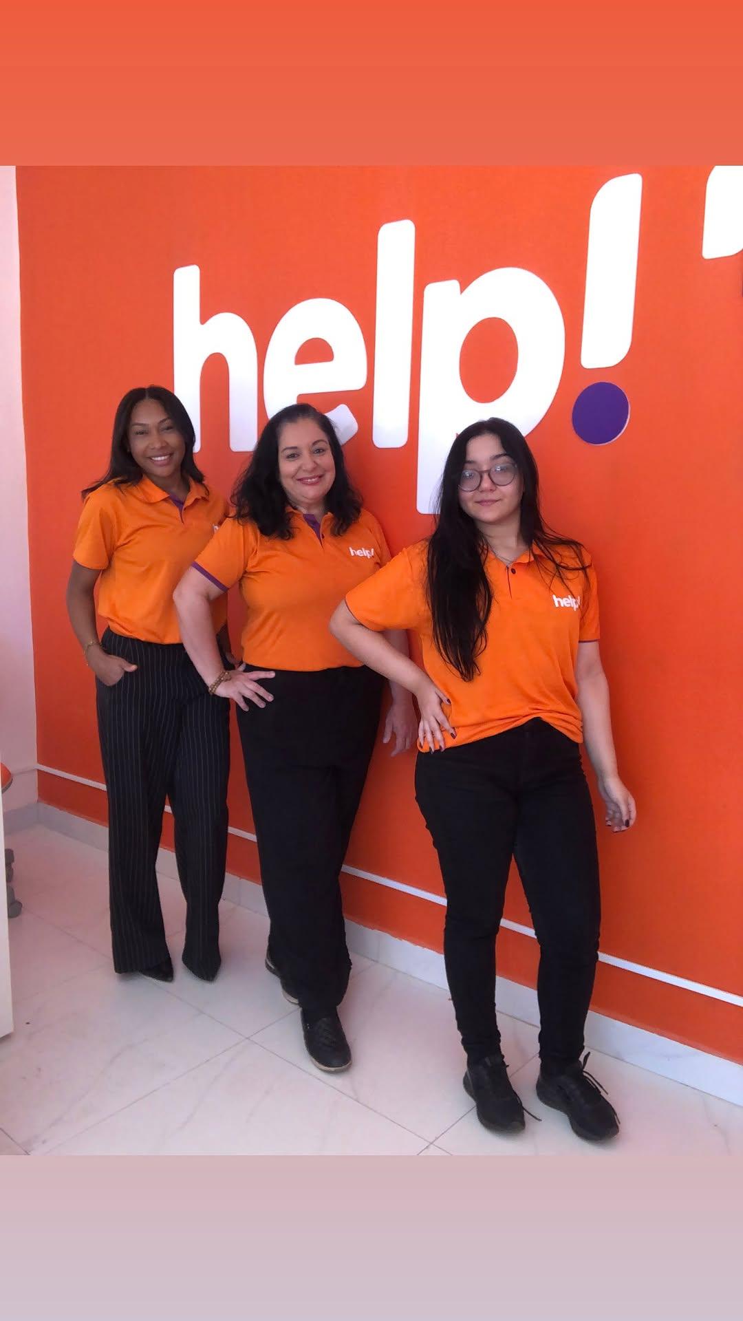 Equipe de atendentes da help! Barreiras